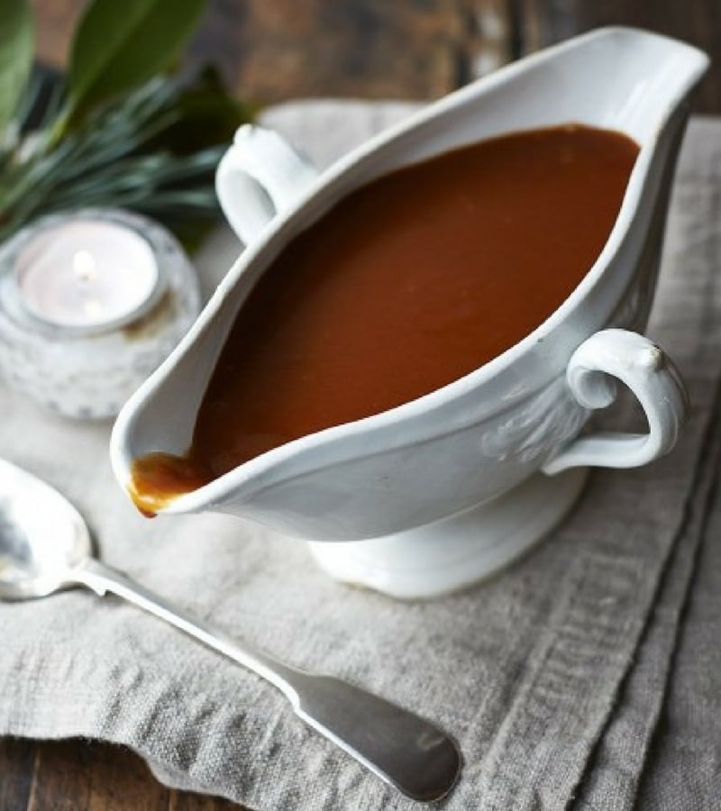 21 Vegan Christmas Recipes - vegan gravy